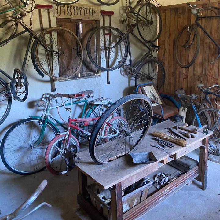 Atrezzo taller de bicicletas